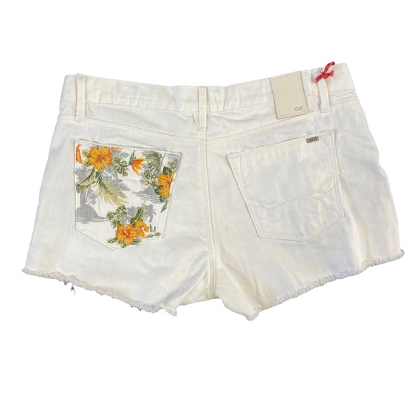 Cult of Individuality Women's Tantra Distressed Floral White Denim Shorts - Picture 2 of 9